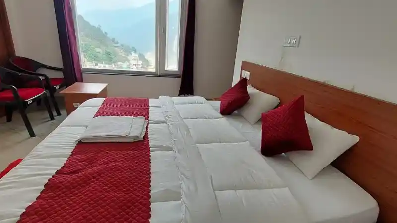 Ganga Yamuna Plaza hotel in Guptkashi