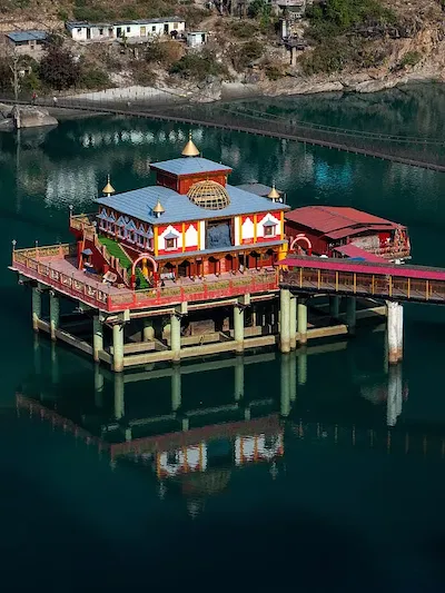 Hotels in Srinagar