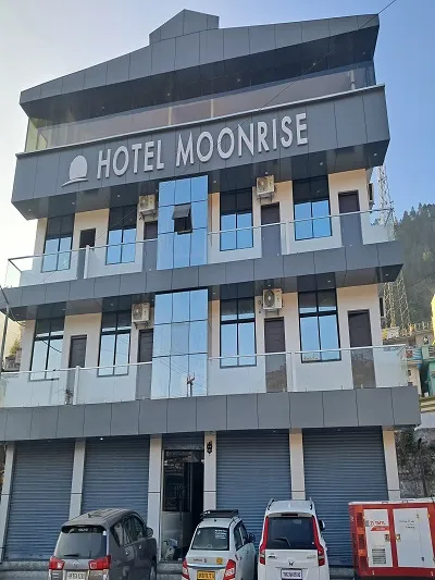 Kailash Residency Guptkashi with mountain views