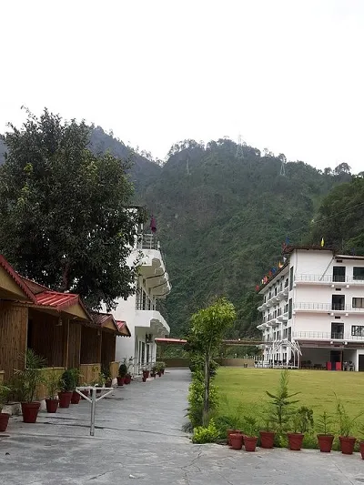 Shivalik Valley Resort with beautiful valley views
