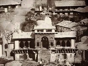 History of Badrinath Temple – Sacred Legends and Architecture