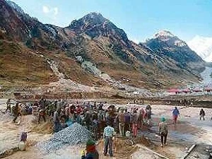 People Open Shop in Kedarnath Base Camp