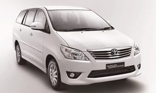 Innova Car for Chardham Tour - Front View