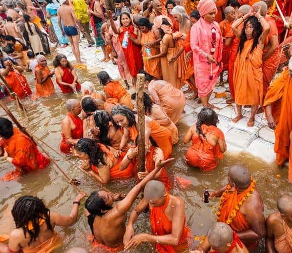 female naga sadhu