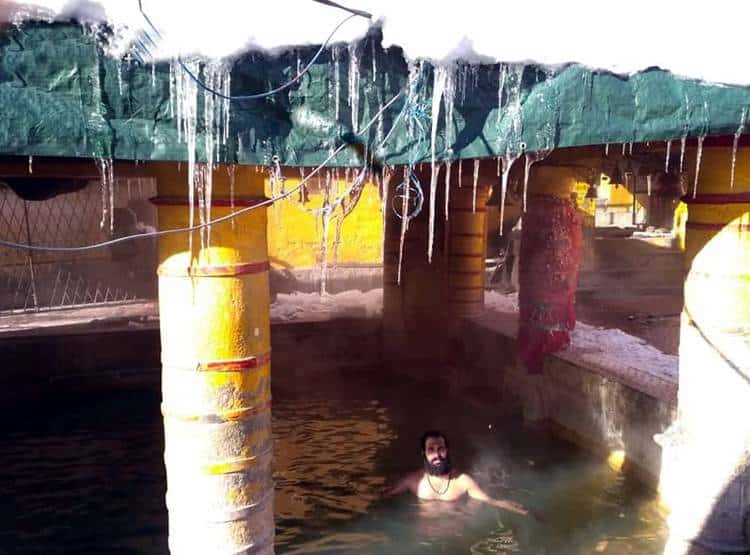 sadhu meditation at badrinath-5