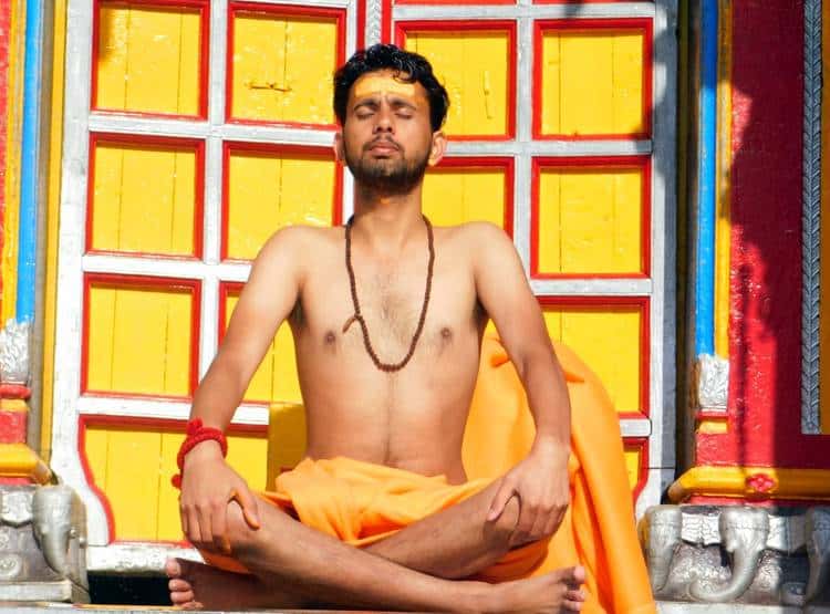 sadhu meditation at badrinath-6