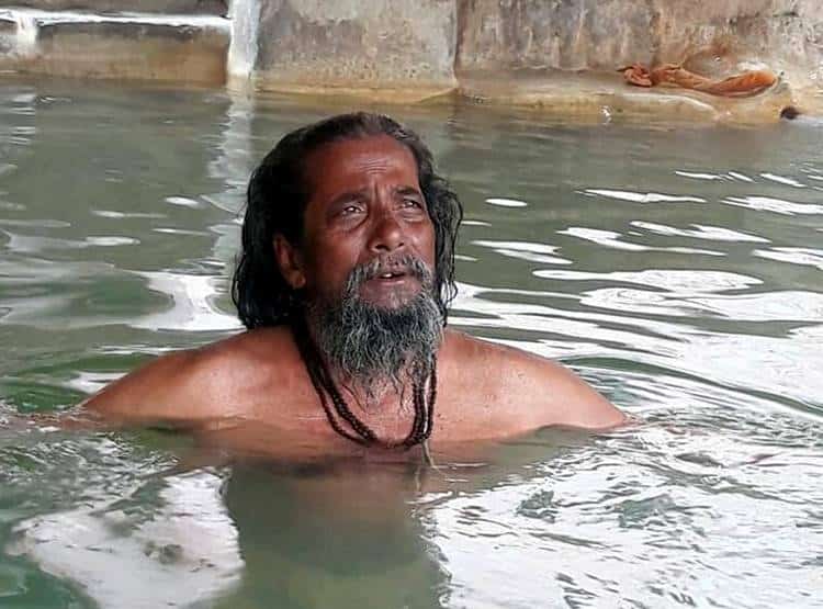 sadhu meditation at badrinath