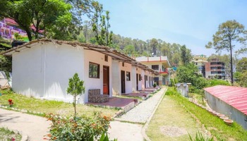 Hotel Pavani Resort