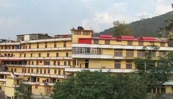 Hotel Raturi