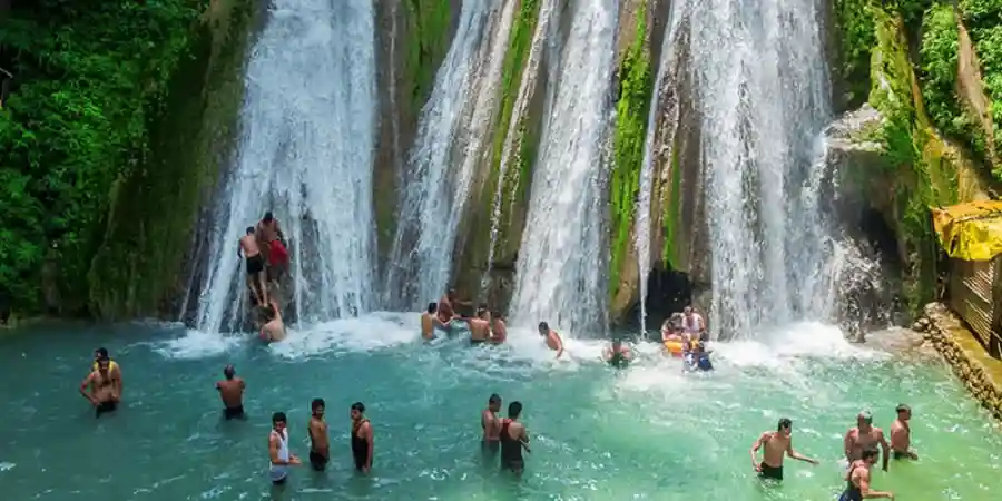 Kempty Falls Mussorrie in Uttarakhand