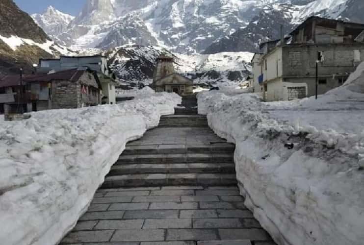 Snow Mountain Cutting Work In Kedarnath Dham